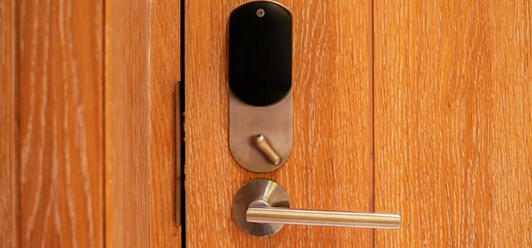 Automatic Locking Door Knob Tulare